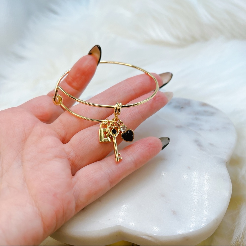 Gold plated charm lock ๐ key ๐ heart ๐ black crystal bracelet - Picture 4 of 5